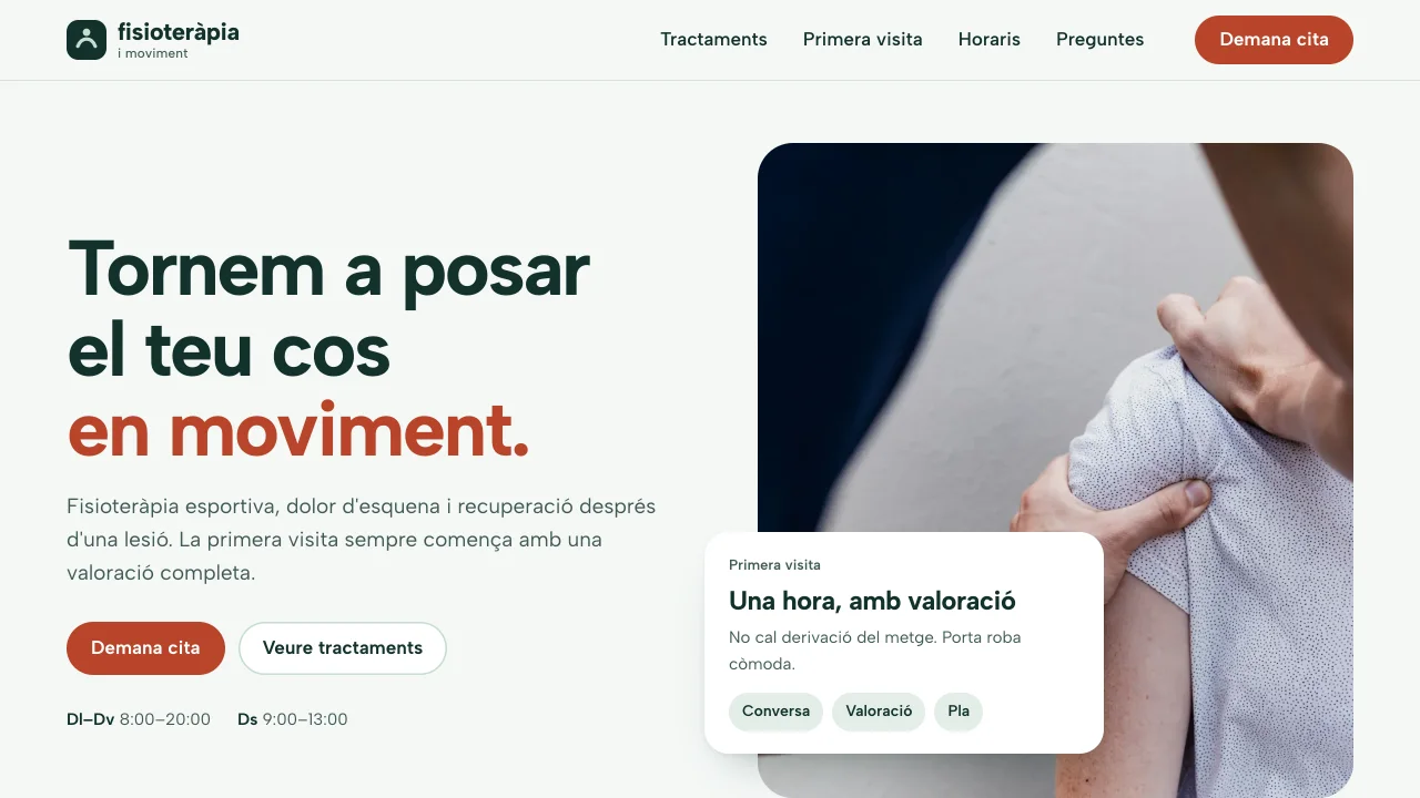 El concepte de fisioteràpia a l'ordinador: la portada, els tractaments i l'horari amb el botó «Demana cita».